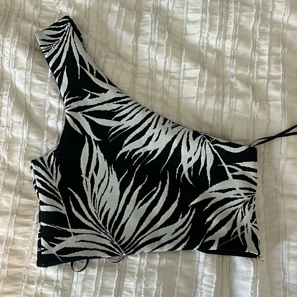 White and black one shoulder crop top